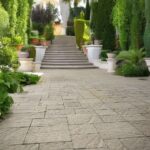 La Chiave per un Giardino Perfetto: Manutenzione dei Pavimenti Autobloccanti